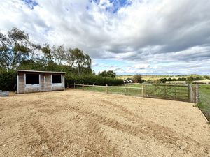 Stables & Paddock- click for photo gallery